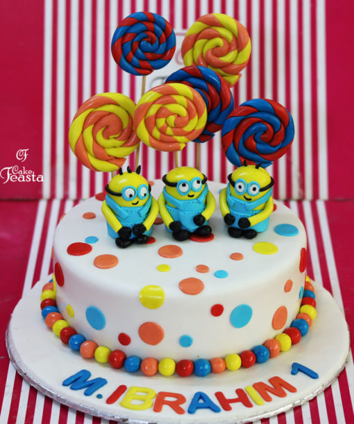 Minnions LollyPop Birthday Cake