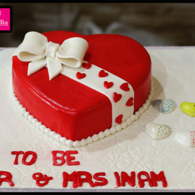 Red Heart Gift Anniversary Cake